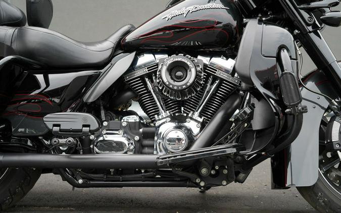 2010 Harley-Davidson FLHTCUSE5 - CVO Ultra Classic Electra Glide