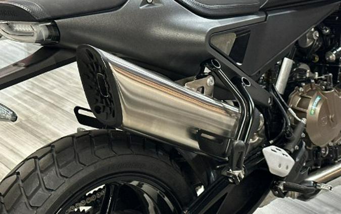 2025 Husqvarna Svartpilen 801