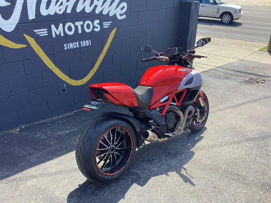2012 Ducati DIAVEL CARBON