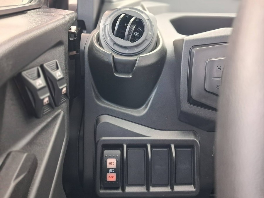 2026 Can-Am Defender DPS CAB