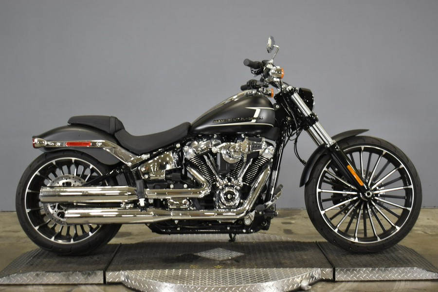 2023 Harley-Davidson Breakout Black Denim