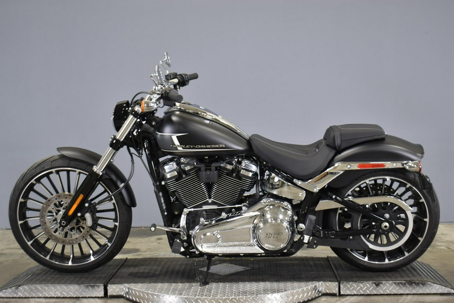 2023 Harley-Davidson Breakout Black Denim