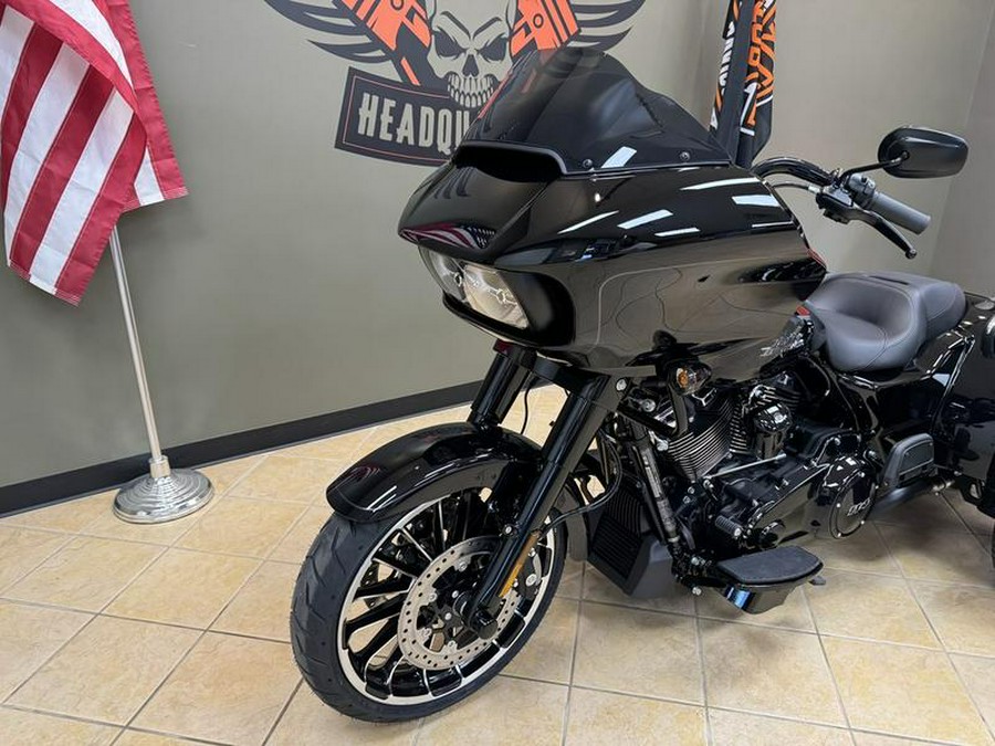 2024 Harley-Davidson® FLTRT - Road Glide® 3