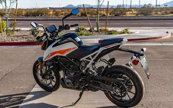 2022 KTM 390 Duke