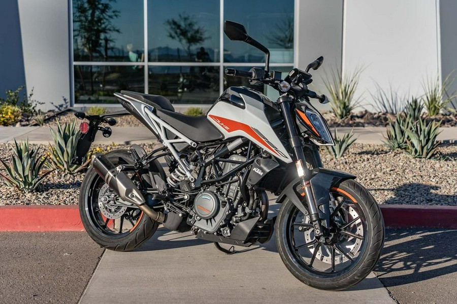 2022 KTM 390 Duke