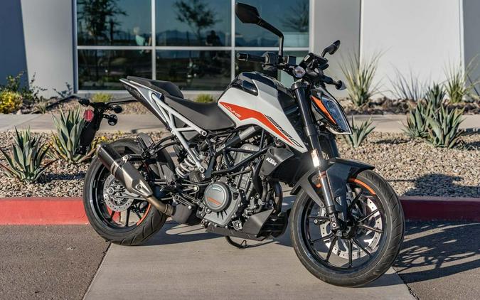 2022 KTM 390