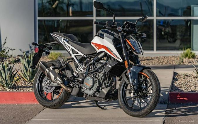 2022 KTM 390