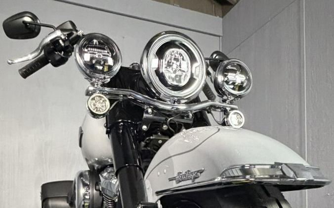 2026 Harley-Davidson® Heritage Classic® FLHC DRK BILIARD GRY