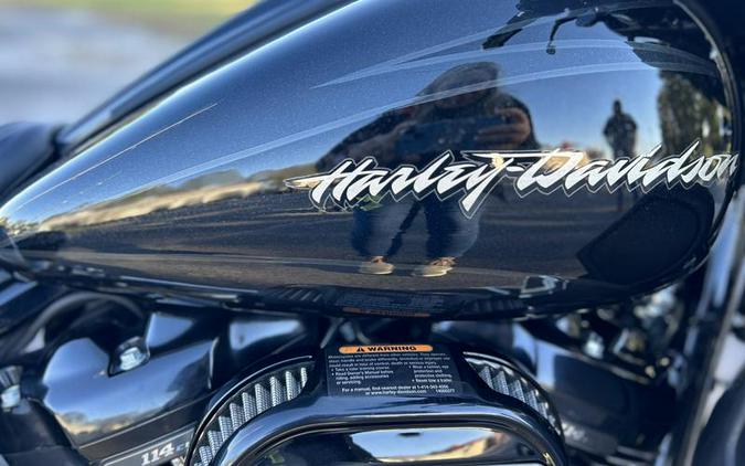 2017 Harley-Davidson® FLHXSE - CVO™ Street Glide®