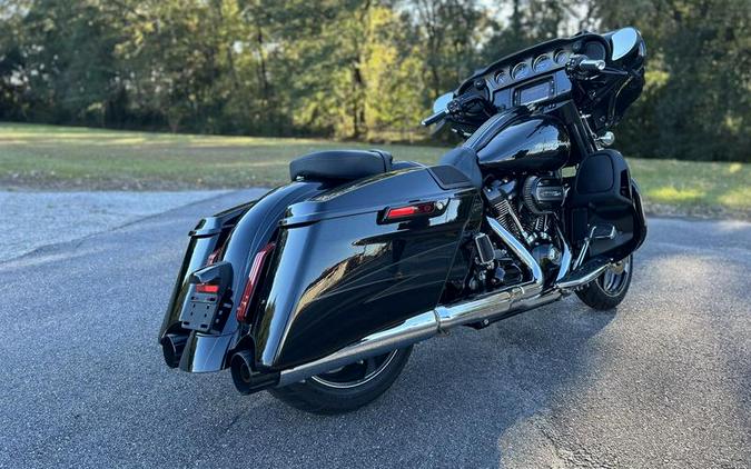 2017 Harley-Davidson® FLHXSE - CVO™ Street Glide®