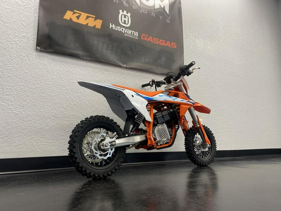 2024 KTM SX-E 3