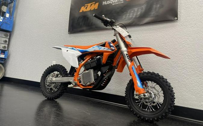 2024 KTM SX-E 3