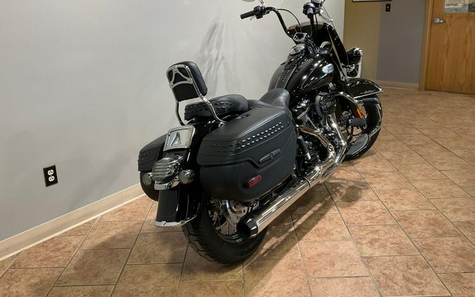 2021 Harley-Davidson Heritage Classic 114 Vivid Black FLHCS