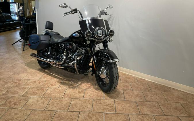 2021 Harley-Davidson Heritage Classic 114 Vivid Black FLHCS