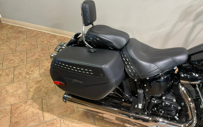 2021 Harley-Davidson Heritage Classic 114 Vivid Black FLHCS