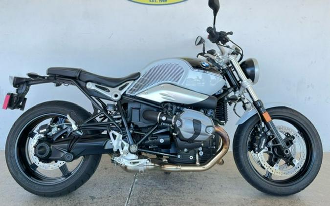 2019 BMW R nineT Pure Black Storm Metallic/Light White Low Susp