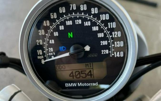 2019 BMW R nineT Pure Black Storm Metallic/Light White Low Susp