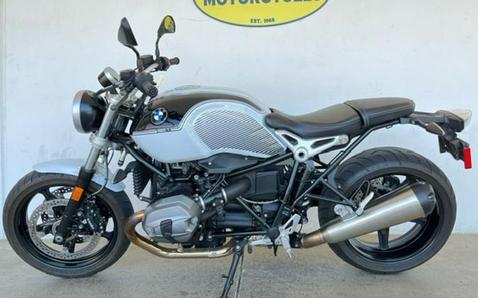 2019 BMW R nineT Pure Black Storm Metallic/Light White Low Susp