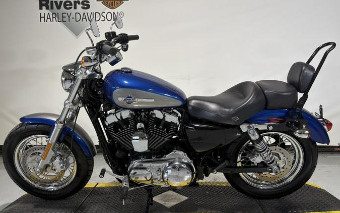 2017 Harley-Davidson® 1200 Custom Two-Tone Superior Blue/Billet Silver