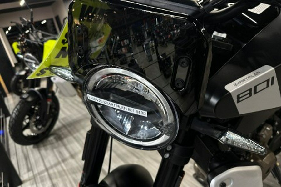 2025 Husqvarna Svartpilen 801