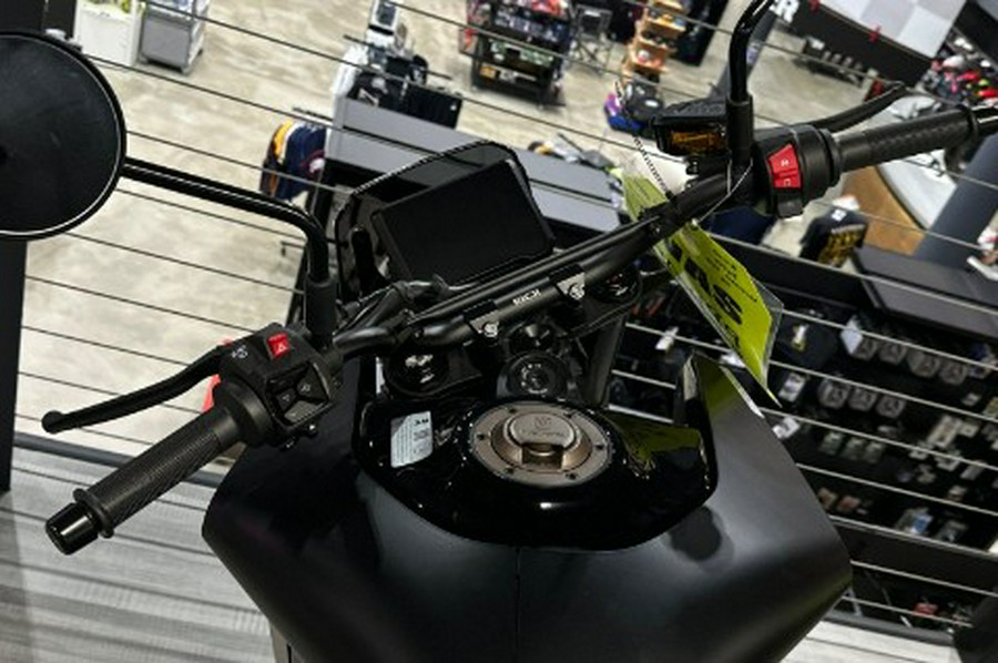 2025 Husqvarna Svartpilen 801