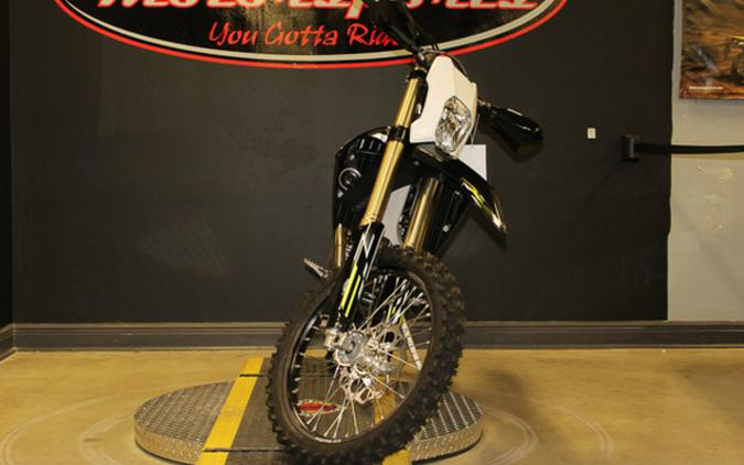 2026 Triumph TF 250-E Jet Black/Pure White 250-E