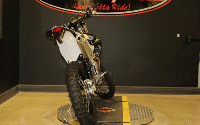 2026 Triumph TF 250-E Jet Black/Pure White 250-E