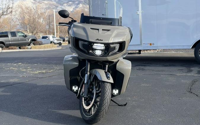 2023 Indian Pursuit Dark Horse with Premium Package Icon Quart