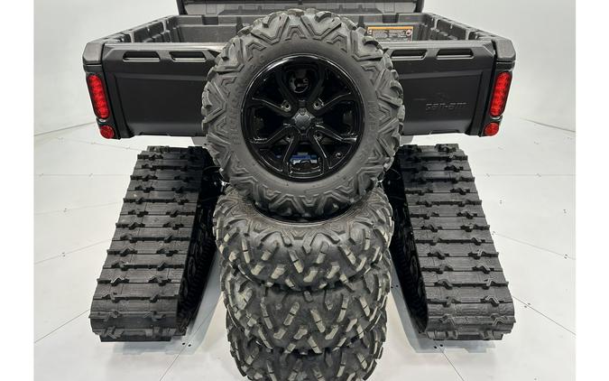 2018 Can-Am Defender DPS HD10 Heated Cab w/ Tracks