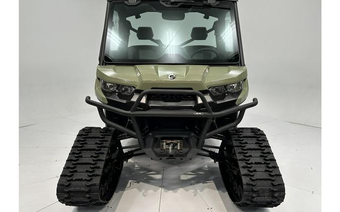 2018 Can-Am Defender DPS HD10 Heated Cab w/ Tracks