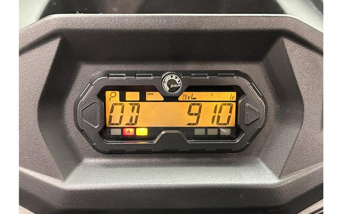 2018 Can-Am Defender DPS HD10 Heated Cab w/ Tracks