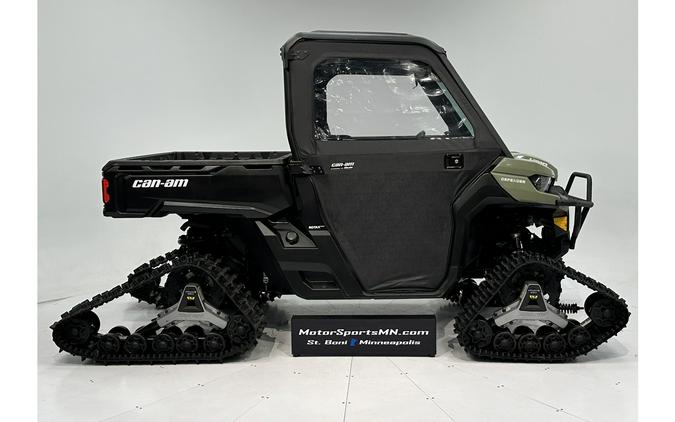 2018 Can-Am Defender DPS HD10 Heated Cab w/ Tracks