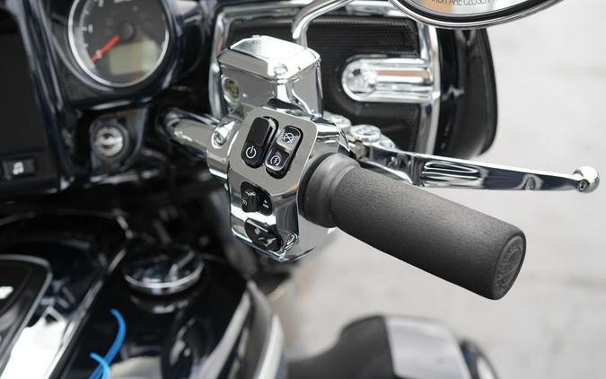 2024 Indian Motorcycle® Roadmaster® Limited with Powerband Audio Package Black Azure Crystal