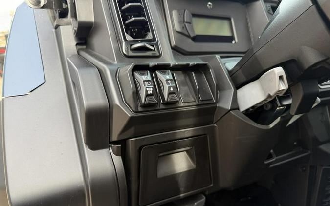 2026 Can-Am® Defender Limited HD11