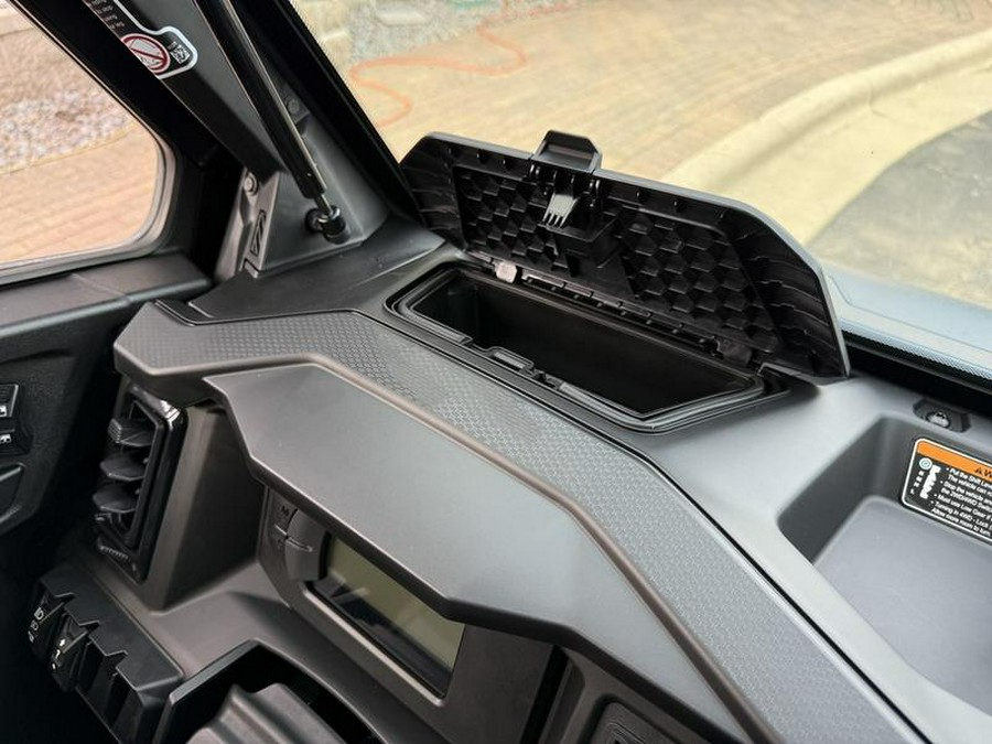 2026 Can-Am® Defender Limited HD11