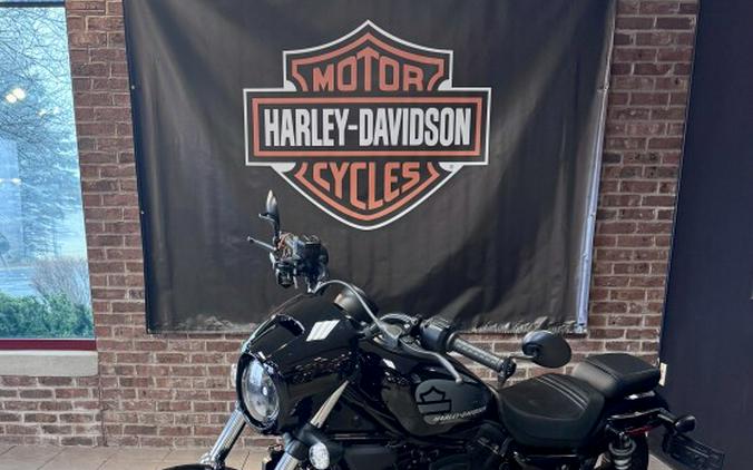 2022 Nightster RH975 Vivid Black