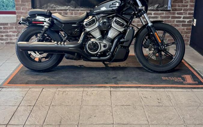 2022 Nightster RH975 Vivid Black