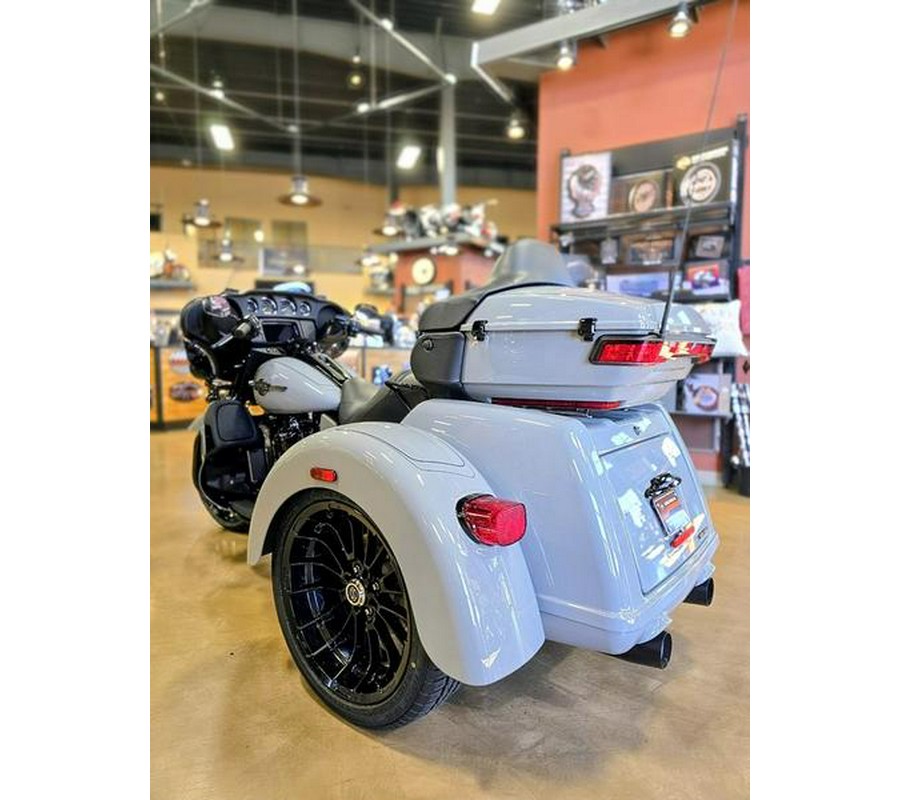 2025 Harley-Davidson® FLHTCUTG - Tri Glide® Ultra