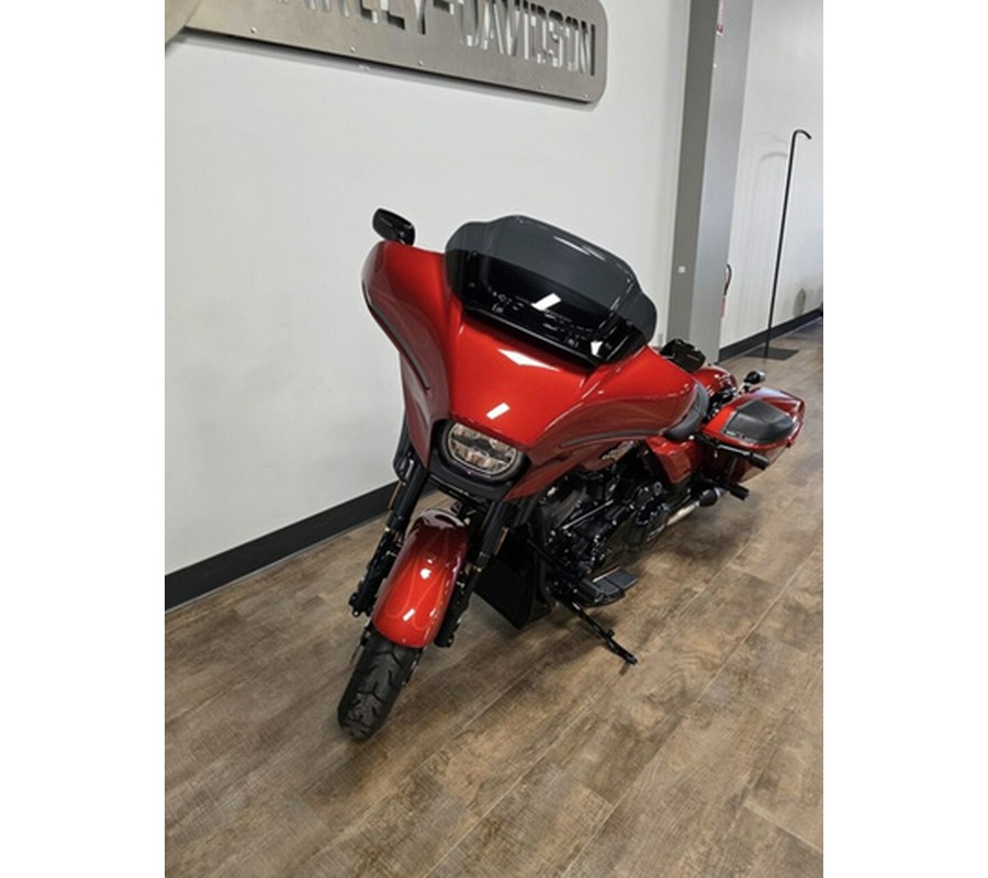 2025 Harley-Davidson FLHX - Street Glide