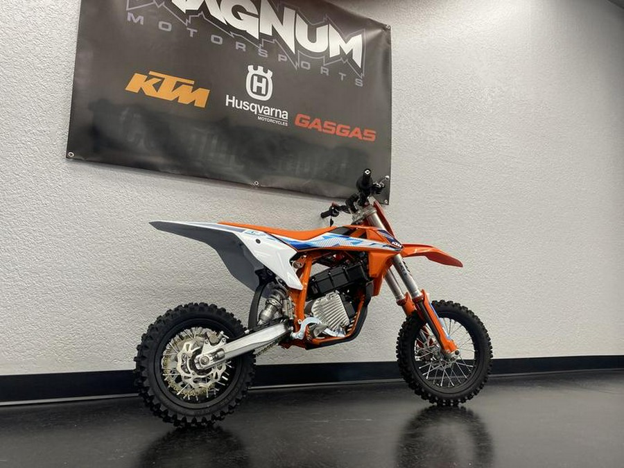 2024 KTM SX-E 3