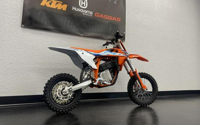 2024 KTM SX-E 3