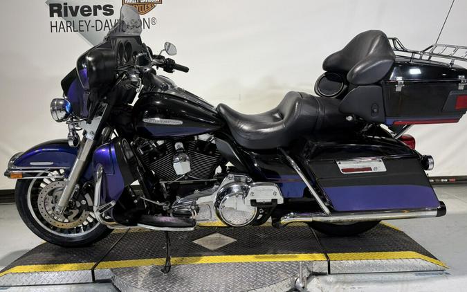 2010 Harley-Davidson® Electra Glide® Ultra Limited Two-Tone Vivid Black/Black Ice Pearl