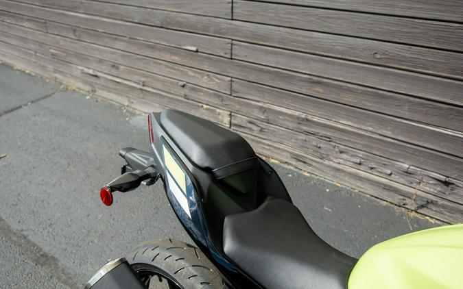 2026 Kawasaki Ninja® 500 ABS Metallic Yellowish Green/Ebony