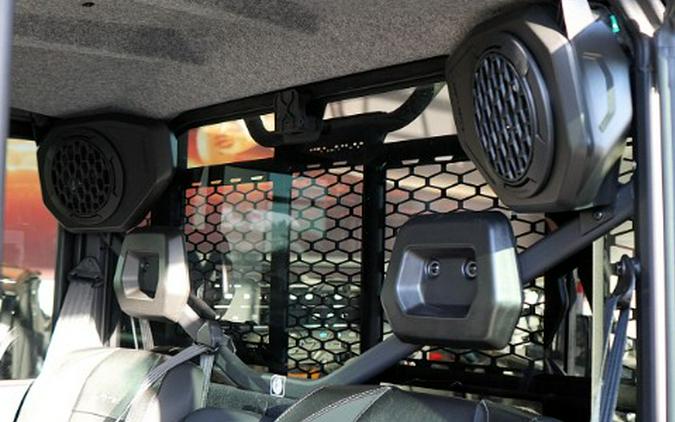 2027 Can-Am Defender XU MAX Limited HD11