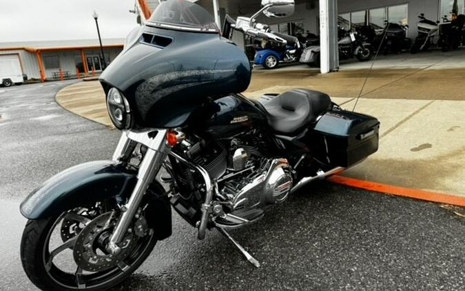 2016 Harley-Davidson Street Glide Special Custom Colour Cosmic Blue Pearl