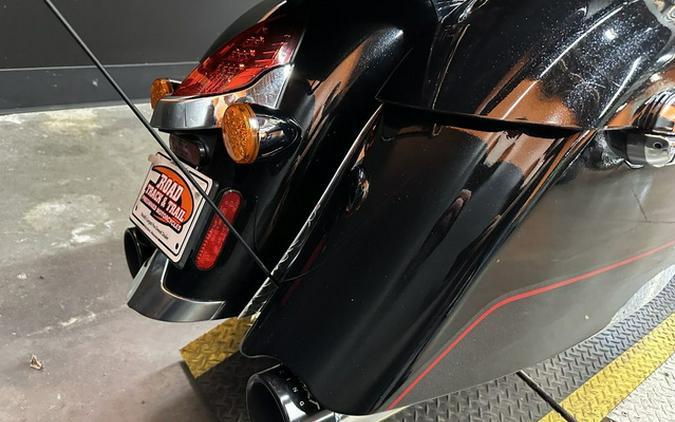 2020 Indian Roadmaster Elite Thunder Black Vivid Crystal Over