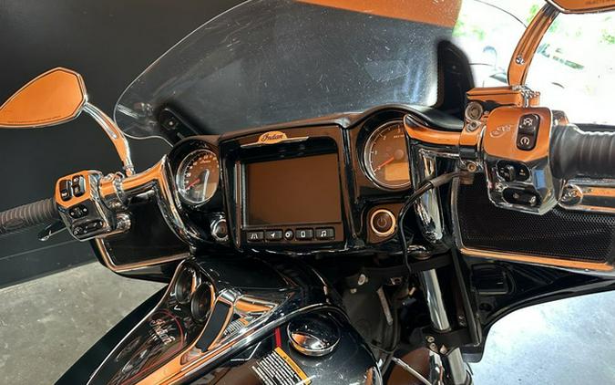 2020 Indian Roadmaster Elite Thunder Black Vivid Crystal Over