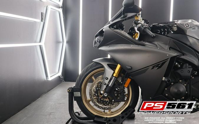 2014 Yamaha Motor Corp., USA YZF-R1