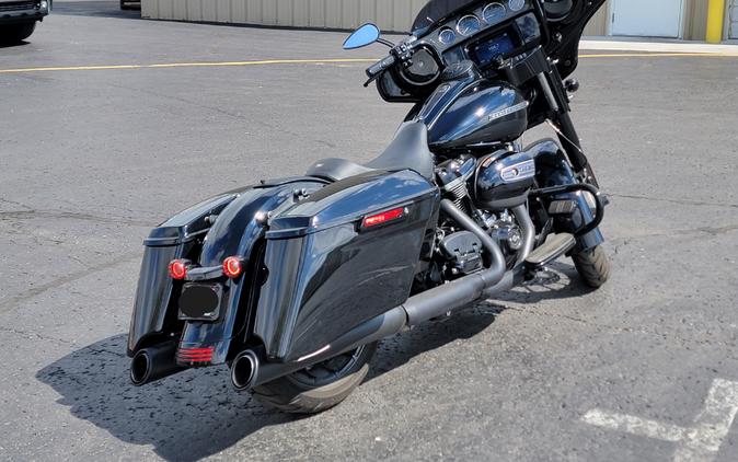 2019 FLHXS - Harley-Davidson®