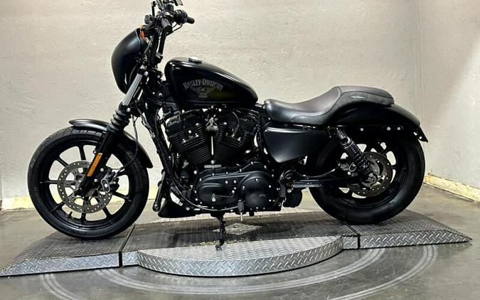 2007 Harley-Davidson® Sportster® 883 Low BLACK